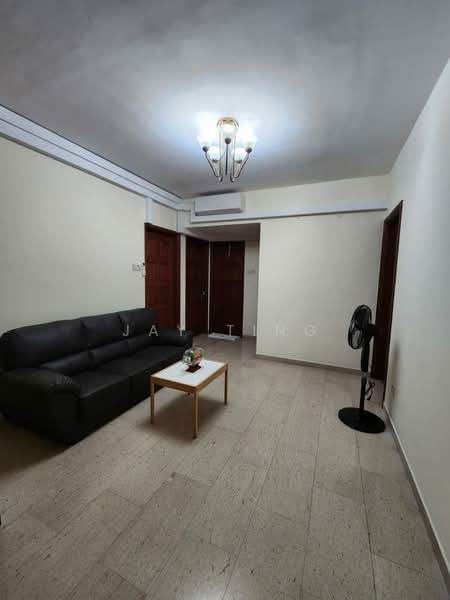 Ballota Park Condo, 152 Mariam Way, 6 Bedrooms, 1,700 sqft, Condominium For Rent, by Jay Ting, 500215422 - Living Room - PropertyGuru.com.sg