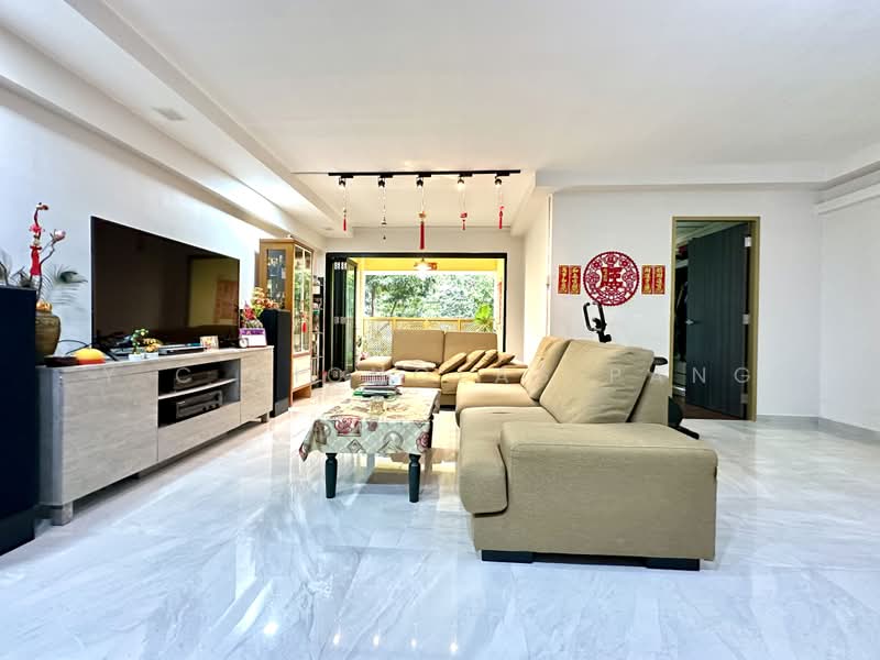 304 Canberra Road, 304 Canberra Road, 4 Bedrooms, 1,518 sqft, HDB Flat For Sale, by Y C Nicholas Pang, 500215429 - Living Room - PropertyGuru.com.sg