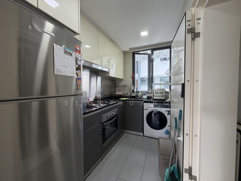 Hedges Park Condominium, 71 Flora Drive, 2 Bedrooms, 760 sqft, Condominium For Rent, by Sean Huang, 500215430 - Kitchen - PropertyGuru.com.sg