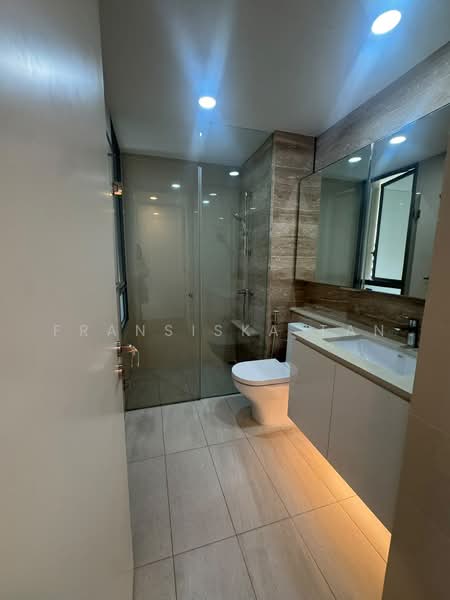 Bedok Residences, 18 Bedok North Drive, 3 Bedrooms, 1,109 sqft, Condominium For Rent, by Fransiska Tan, 500215432 - Bathroom - PropertyGuru.com.sg