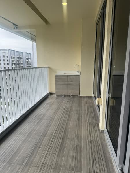 Bedok Residences, 18 Bedok North Drive, 3 Bedrooms, 1,109 sqft, Condominium For Rent, by Fransiska Tan, 500215432 - Balcony - PropertyGuru.com.sg