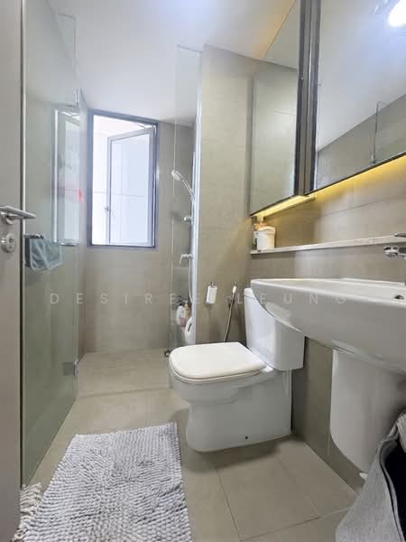 Riversails, 10 Upper Serangoon Crescent, 2 Bedrooms, 883 sqft, Condominium For Sale, by Desiree Leung, 500215447 - Common Bathroom - PropertyGuru.com.sg