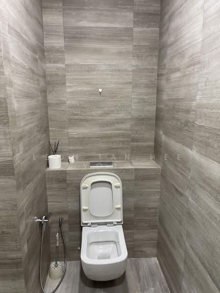 Seletar Park Residence, 17 Seletar Road, 1 Bedroom, 527 sqft, Condominium For Sale, by Leon Tan Hee Yong, 500215451 - Bathroom - PropertyGuru.com.sg