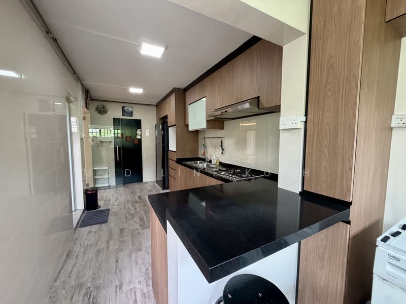 955 Hougang Avenue 9, 955 Hougang Avenue 9, 3 Bedrooms, 1,249 sqft, HDB Flat For Sale, by Madeline Kuah, 500215454 - Kitchen - PropertyGuru.com.sg