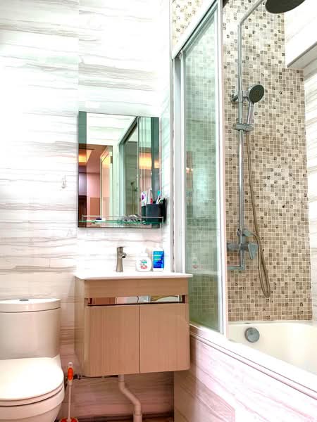 137 Potong Pasir Avenue 3, 137 Potong Pasir Avenue 3, 3 Bedrooms, 1,044 sqft, HDB Flat For Rent, by Alex Deven, 500215461 - Bathroom - PropertyGuru.com.sg