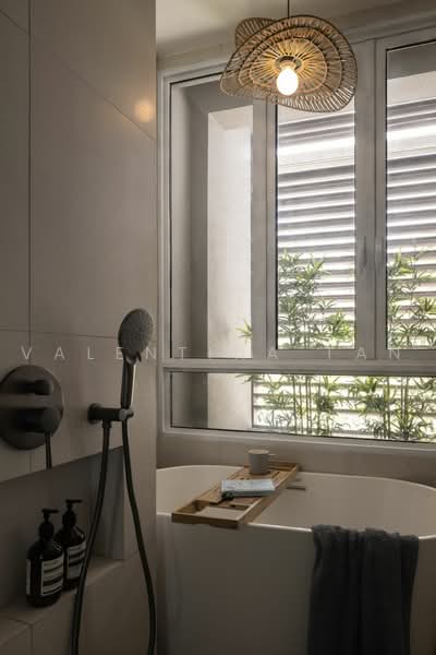 The Cornwall, 2 Cornwall Gardens, 2 Bedrooms, 1,701 sqft, Condominium For Sale, by Valentina Tan, 500215464 - Master bath - PropertyGuru.com.sg