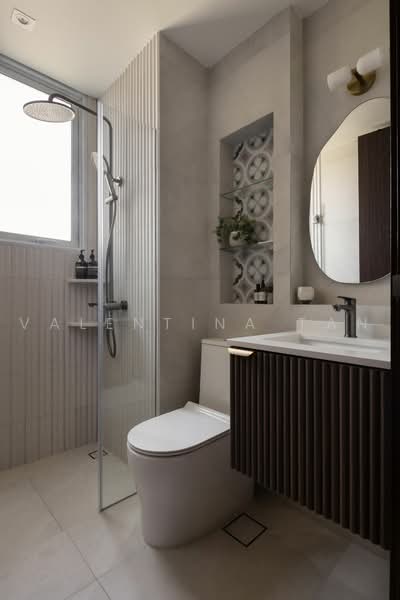 The Cornwall, 2 Cornwall Gardens, 2 Bedrooms, 1,701 sqft, Condominium For Sale, by Valentina Tan, 500215464 - Common bath - PropertyGuru.com.sg