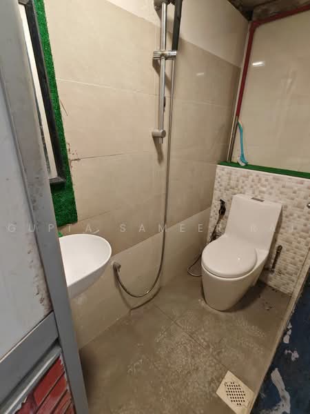 746 north bridge road level 1, , 900 sqft, Shop / Shophouse For Rent, by Gupta Sameer Raj, 500215478 - Bathroom - CommercialGuru.com.sg