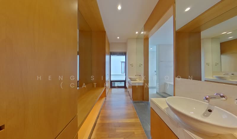 62 Sommerville Road, , 5 Bedrooms, 3,800 sqft, Detached House For Rent, by Heng Siew Khoon (Catherine), 500215503 - Bathroom - PropertyGuru.com.sg