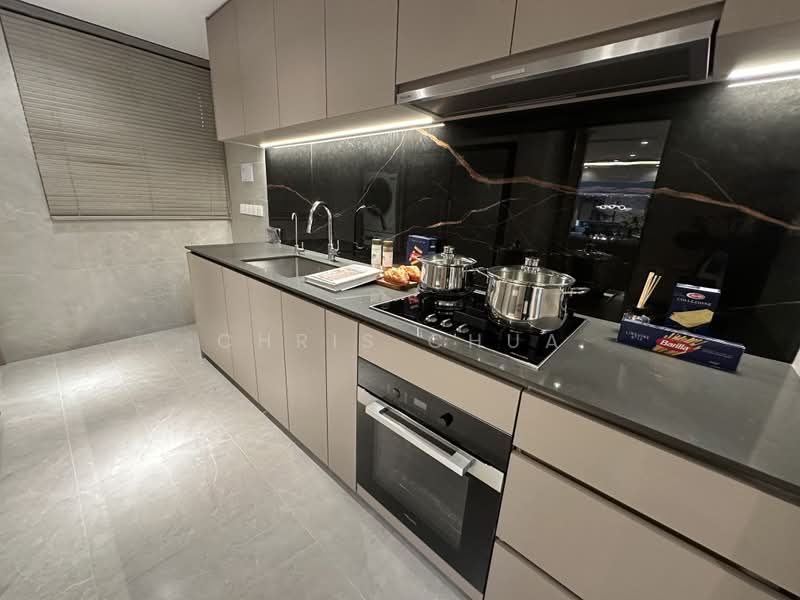 Grand Dunman, 18 Dunman Road, 5 Bedrooms, 2,131 sqft, Condominium For Sale, by Chris Chua, 500215507 - Kitchen - PropertyGuru.com.sg
