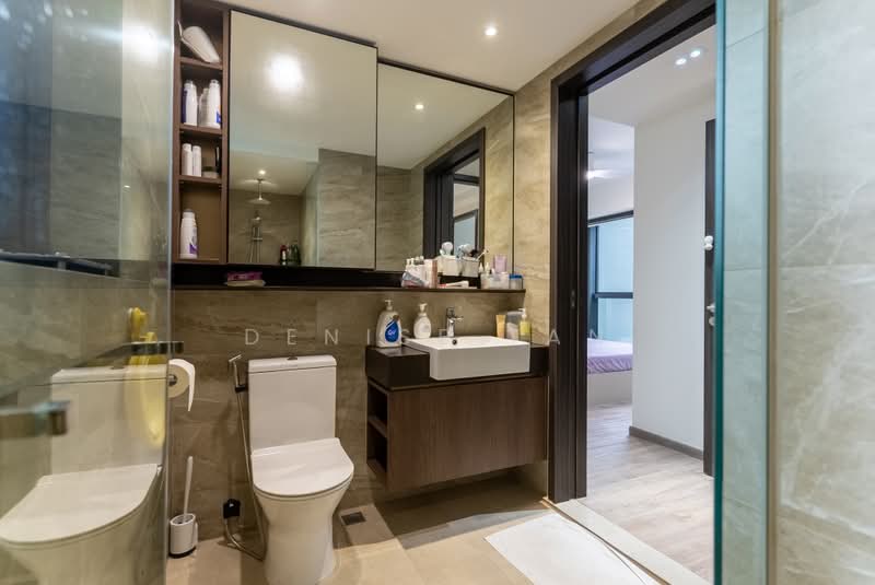 Riverfront Residences, 53 Hougang Avenue 7, 3 Bedrooms, 915 sqft, Condominium For Sale, by Denise Tan, 500215510 - Bathroom - PropertyGuru.com.sg