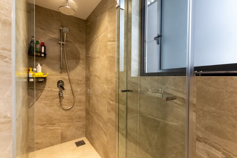Riverfront Residences, 53 Hougang Avenue 7, 3 Bedrooms, 915 sqft, Condominium For Sale, by Denise Tan, 500215510 - Bathroom - PropertyGuru.com.sg