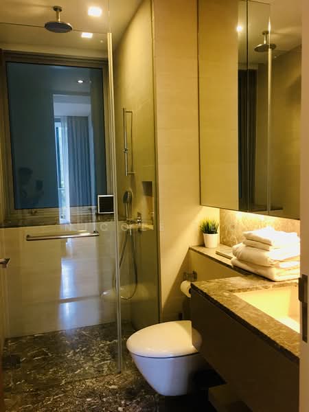 Hilltops, 99 Cairnhill Circle, 3 Bedrooms, 2,056 sqft, Condominium For Sale, by Nicole Teo, 500215513 - Bathroom - PropertyGuru.com.sg