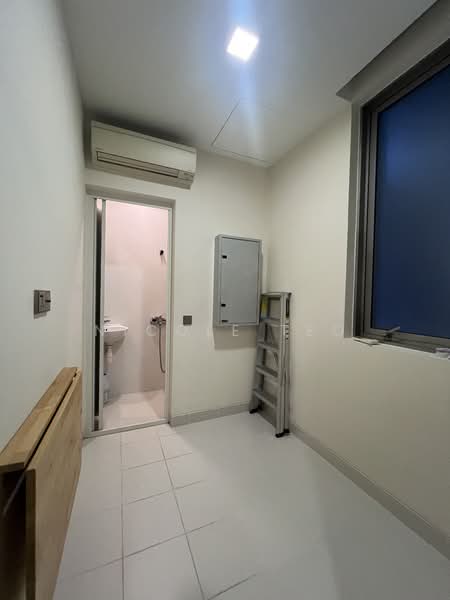 Hilltops, 99 Cairnhill Circle, 3 Bedrooms, 2,056 sqft, Condominium For Sale, by Nicole Teo, 500215513 - Bathroom - PropertyGuru.com.sg