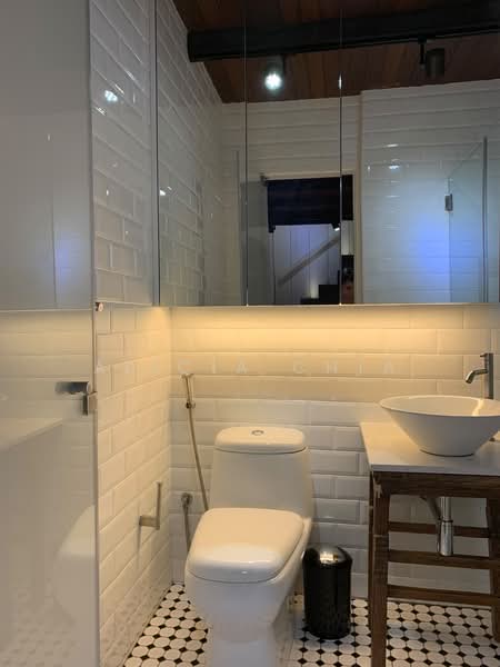 Eastern Lagoon II, 200 Upper East Coast Road, 1 Bedroom, 721 sqft, Condominium For Sale, by Alicia Chia, 500215520 - Bathroom - PropertyGuru.com.sg