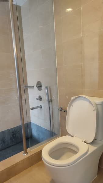The Clift, 21 McCallum Street, 1 Bedroom, 506 sqft, Apartment For Sale, by Serena Yeo, 500215521 - Bathroom - PropertyGuru.com.sg