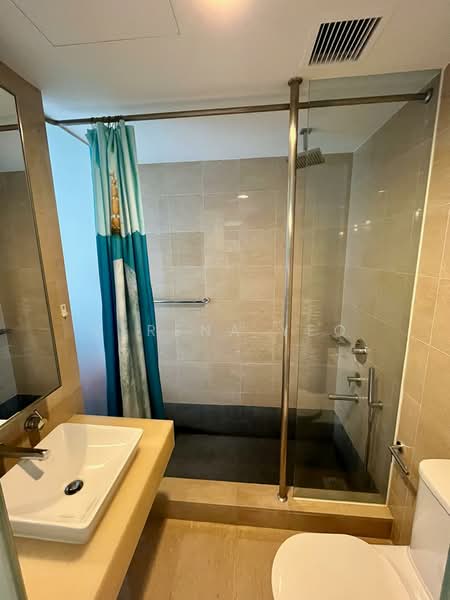 The Clift, 21 McCallum Street, 1 Bedroom, 506 sqft, Apartment For Sale, by Serena Yeo, 500215521 - Bathroom - PropertyGuru.com.sg