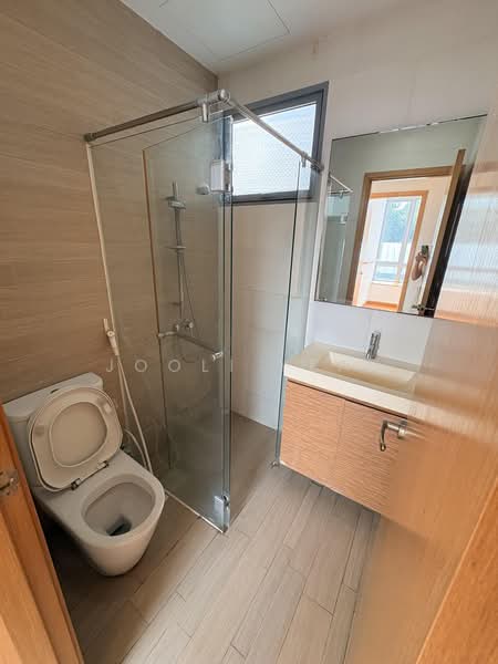 Carabelle, 67 West Coast Way, 2 Bedrooms, 947 sqft, Condominium For Rent, by Jooli Yeap, 500215522 - Bathroom - PropertyGuru.com.sg