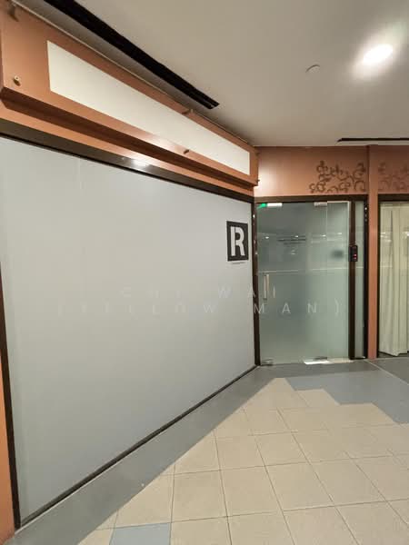 Furama City Centre, 60 Eu Tong Sen Street, 409 sqft, Other Retail For Rent, by Chi Wai (Yellow Man), 500215527 - Interior - CommercialGuru.com.sg