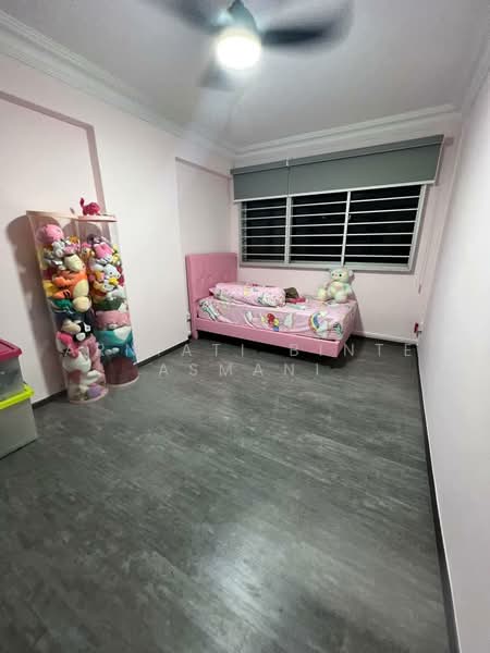 566 Hougang Street 51, 566 Hougang Street 51, 3 Bedrooms, 1,120 sqft, HDB Flat For Sale, by Arniati Binte Asmani, 500215536 - Bedroom - PropertyGuru.com.sg