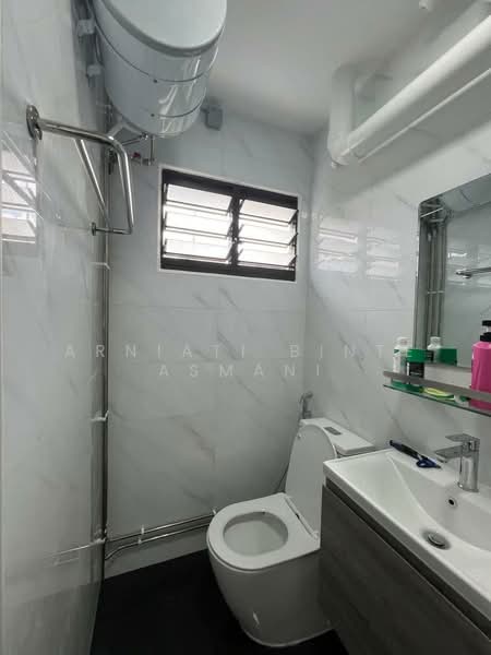 566 Hougang Street 51, 566 Hougang Street 51, 3 Bedrooms, 1,120 sqft, HDB Flat For Sale, by Arniati Binte Asmani, 500215536 - Bathroom - PropertyGuru.com.sg