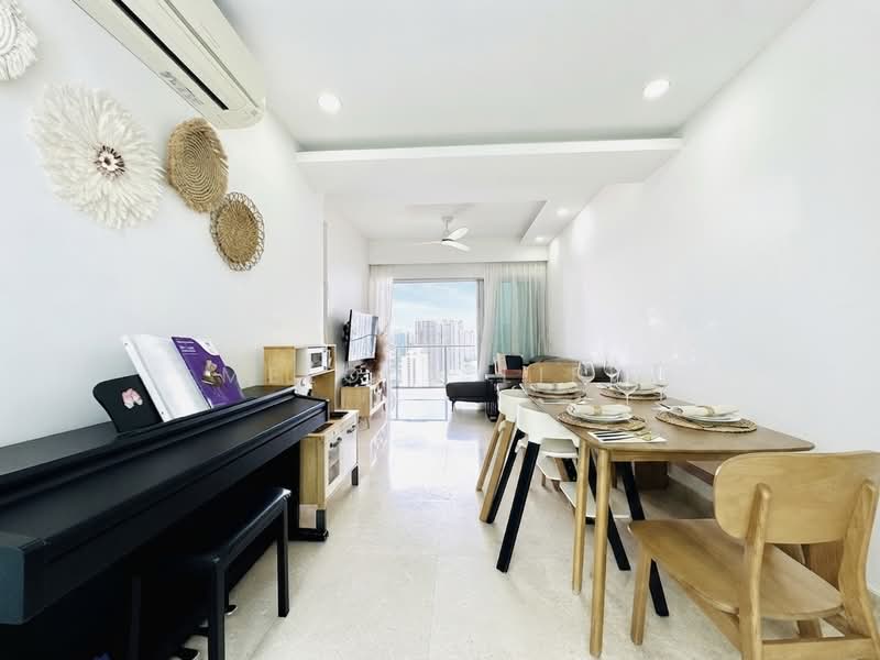 Eight Riversuites, 6 Whampoa East, 3 Bedrooms, 2,142 sqft, Condominium For Sale, by Melody Liew, 500215547 - Living Room - PropertyGuru.com.sg