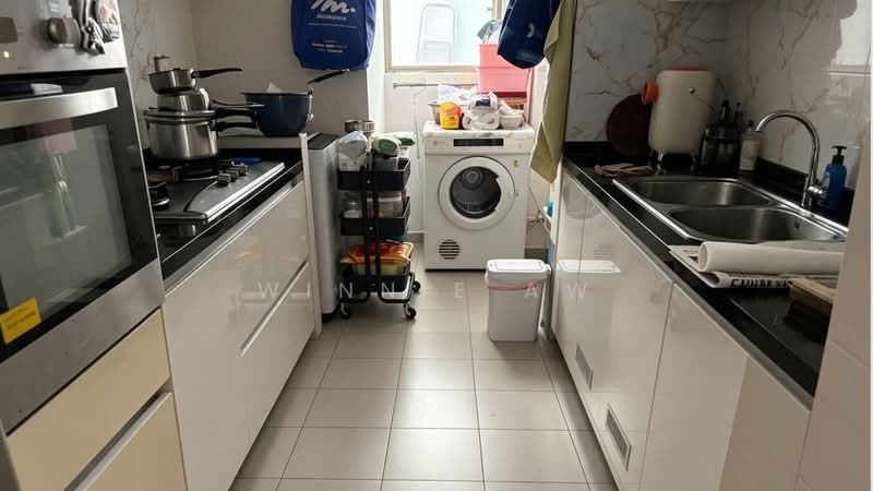 Casa Merah, 66 Tanah Merah Kechil Avenue, 3 Bedrooms, 1,227 sqft, Condominium For Sale, by Winnie Aw, 500215549 - Kitchen - PropertyGuru.com.sg