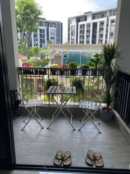 Mayfair Gardens, 8 Rifle Range Road, 1 Bedroom, 635 sqft, Condominium For Rent, by Ernest Low, 500215550 - Balcony - PropertyGuru.com.sg