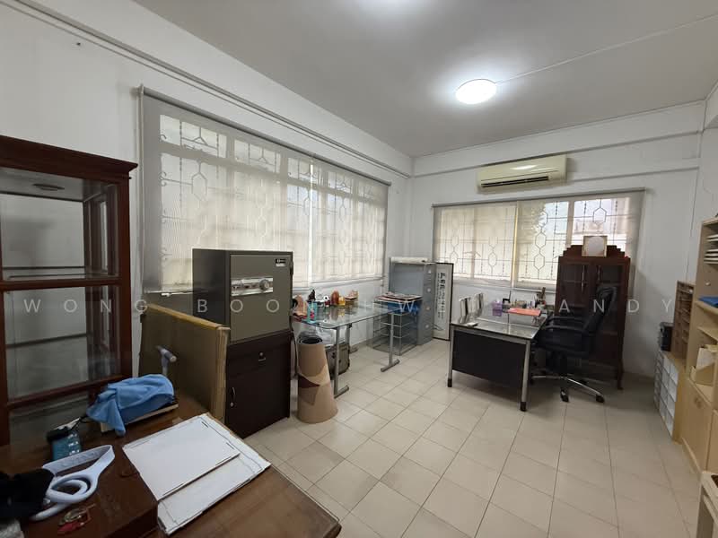 GCB Wide Dual Frontage! ACS(Pri), SJI Junior, SCGS within 1Km, Newton / Novena, 7 Bedrooms, 8,000 sqft, Good Class Bungalow For Sale, by Wong Boon Hwee Randy, 500215554 - Study - PropertyGuru.com.sg