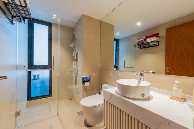 Waterbank at Dakota, 84 Dakota Crescent, 3 Bedrooms, 1,281 sqft, Condominium For Sale, by Daron Ang, 500215576 - Bathroom - PropertyGuru.com.sg