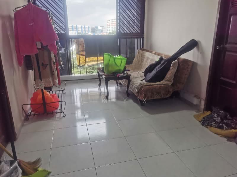 98 Bedok North Avenue 4, 98 Bedok North Avenue 4, 3 Bedrooms, 1,291 sqft, HDB Flat For Sale, by Lim Y X, 500215581 - Living Room - PropertyGuru.com.sg