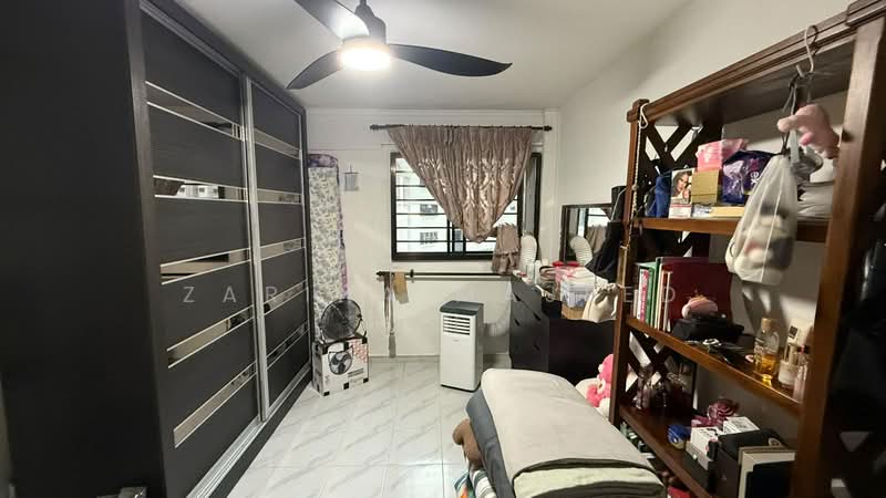 34 Marine Crescent, 34 Marine Crescent, 2 Bedrooms, 600 sqft, HDB Flat For Sale, by Zarina Majeed, 500215584 - Bedroom - PropertyGuru.com.sg