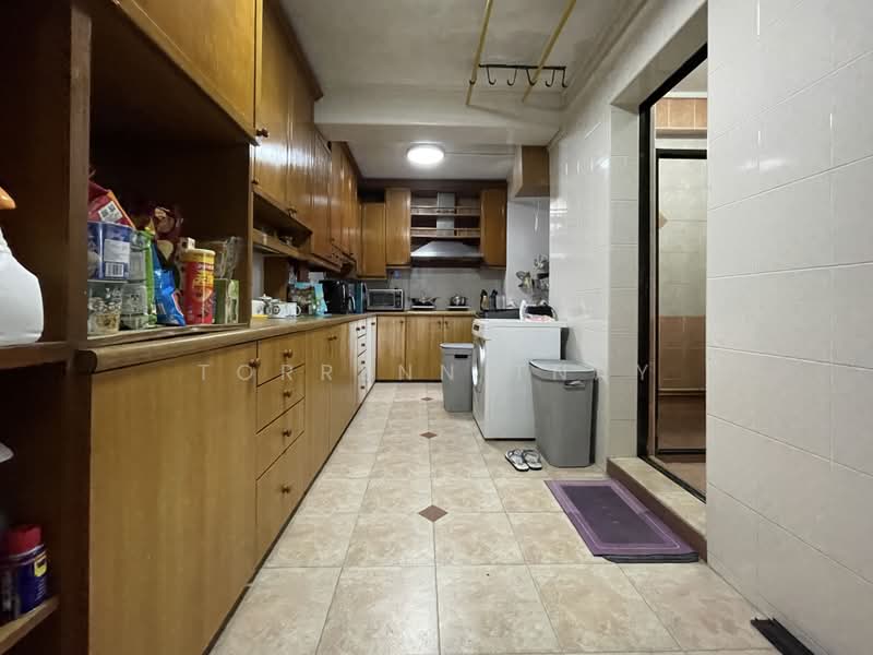 33 Chai Chee Avenue, 33 Chai Chee Avenue, 3 Bedrooms, 1,259 sqft, HDB Flat For Sale, by Torrenn Tnay, 500215585 - Kitchen - PropertyGuru.com.sg