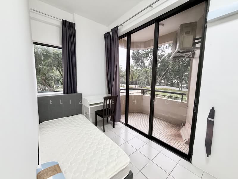 Bayshore Park, 52 Bayshore Road, Room Rental, 130 sqft, Condominium For Rent, by Elizabeth Mok, 500215588 - Common room w Balcony - PropertyGuru.com.sg