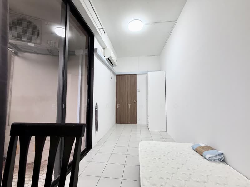 Bayshore Park, 52 Bayshore Road, Room Rental, 130 sqft, Condominium For Rent, by Elizabeth Mok, 500215588 - Common room w Balcony - PropertyGuru.com.sg
