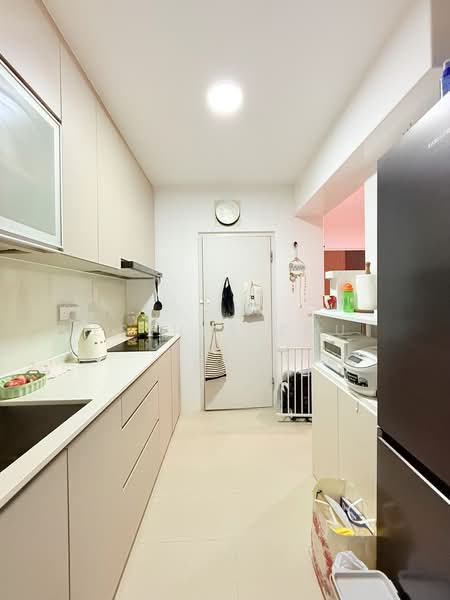 32 Margaret Drive, 32 Margaret Drive, 2 Bedrooms, 667 sqft, HDB Flat For Sale, by Esther Zou, 500215596 - Kitchen - PropertyGuru.com.sg
