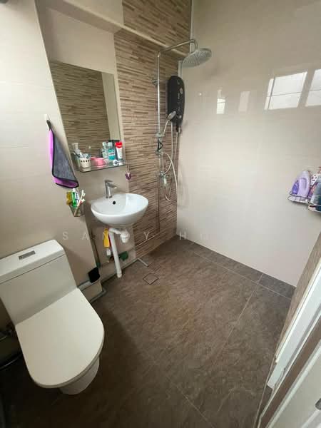 124 Teck Whye Lane, 124 Teck Whye Lane, 3 Bedrooms, 1,140 sqft, HDB Flat For Sale, by Sandy Hong, 500215599 - Bathroom - PropertyGuru.com.sg