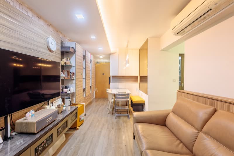747B Bedok Reservoir Crescent, 747B Bedok Reservoir Crescent, 3 Bedrooms, 915 sqft, HDB Flat For Sale, by Jiayu Ng, 500215622 - Living Room - PropertyGuru.com.sg