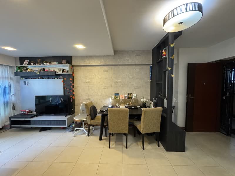 302B Punggol Place, 302B Punggol Place, 3 Bedrooms, 1,001 sqft, HDB Flat For Sale, by Faizal Kasmin, 500215623 - Living Room - PropertyGuru.com.sg