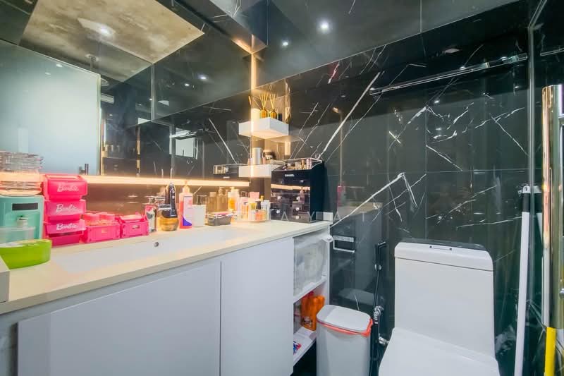 86 Telok Blangah Heights, 86 Telok Blangah Heights, 3 Bedrooms, 980 sqft, HDB Flat For Sale, by Nur Ayat, 500215626 - Bathroom - PropertyGuru.com.sg