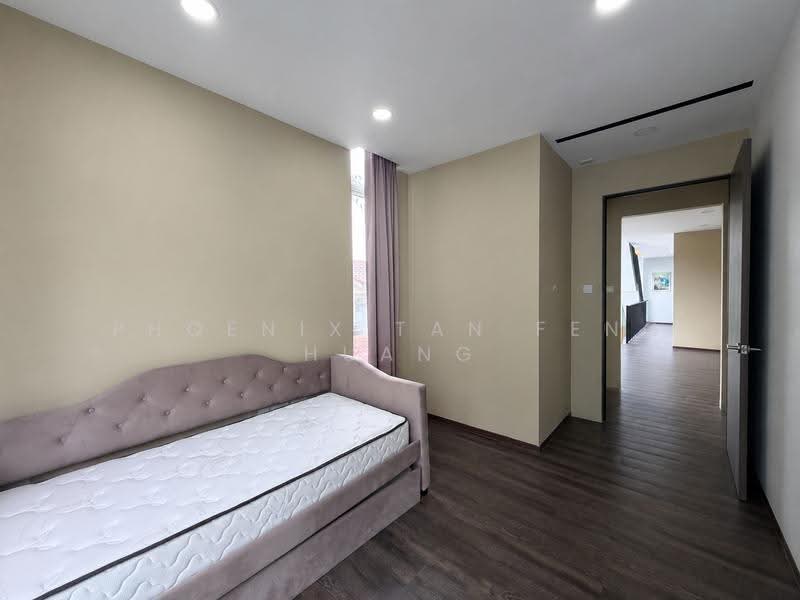 3.5 Storey Modern beach facing detached with lift . Cheap bungalow under 4million, Pasir Ris / Tampines, 6 Bedrooms, 8,000 sqft, Detached House For Sale, by Phoenix Tan Feng Huang, 500215633 - Corridor - PropertyGuru.com.sg