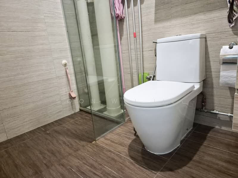 202A Compassvale Drive, 202A Compassvale Drive, 3 Bedrooms, 1,399 sqft, HDB Flat For Sale, by Soon Wei Jie, 500215636 - Bathroom - PropertyGuru.com.sg
