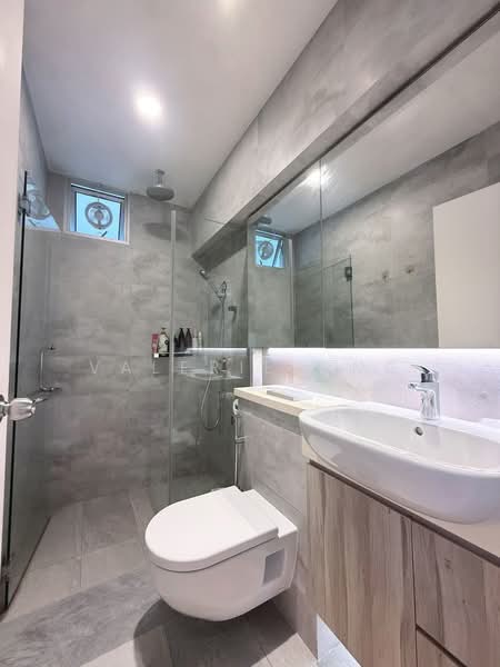 7 Lorong 7 Toa Payoh, 7 Lorong 7 Toa Payoh, 3 Bedrooms, 1,292 sqft, HDB Flat For Sale, by Valerie Ong, 500215637 - Bathroom - PropertyGuru.com.sg