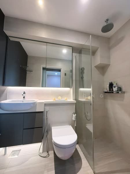 7 Lorong 7 Toa Payoh, 7 Lorong 7 Toa Payoh, 3 Bedrooms, 1,292 sqft, HDB Flat For Sale, by Valerie Ong, 500215637 - Bathroom - PropertyGuru.com.sg