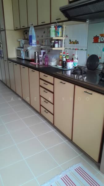 402 Fajar Road, 402 Fajar Road, 3 Bedrooms, 1,108 sqft, HDB Flat For Sale, by Angela Khoo, 500215643 - Kitchen - PropertyGuru.com.sg