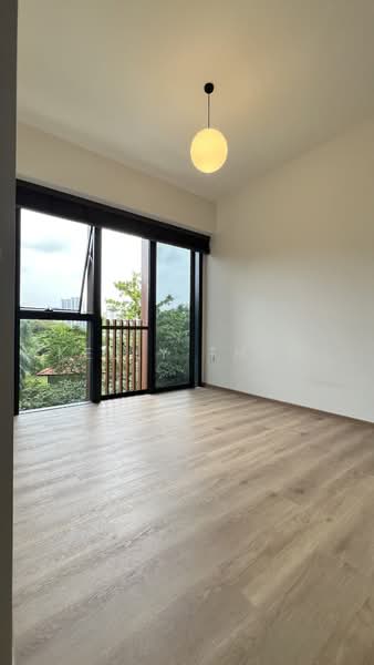 KI Residences At Brookvale, 14 Brookvale Drive, 3 Bedrooms, 861 sqft, Condominium For Sale, by Kelly Tham, 500215644 - Master Bedroom - PropertyGuru.com.sg