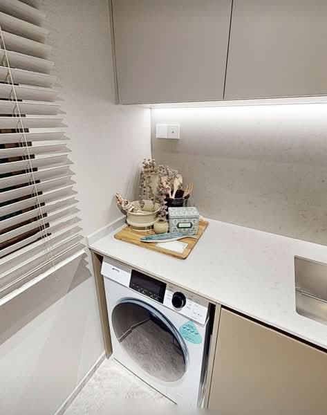 Dunearn House, 764 Dunearn Road, 2 Bedrooms, 667 sqft, Condominium For Sale, by Elaine Tay, 500215645 - Interior - PropertyGuru.com.sg