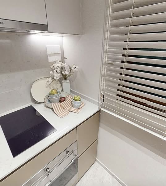 Dunearn House, 764 Dunearn Road, 2 Bedrooms, 667 sqft, Condominium For Sale, by Elaine Tay, 500215645 - Kitchen - PropertyGuru.com.sg