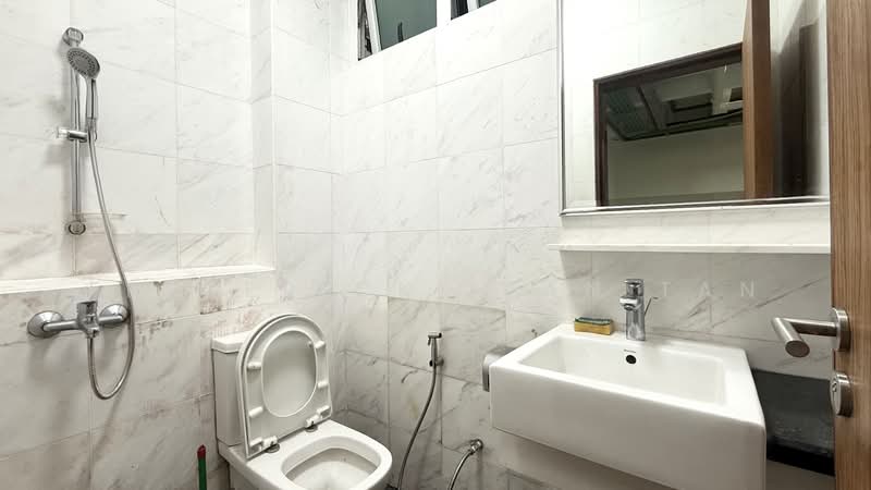 Shophouse for rent on Level 1 along Outram Road, , 976 sqft, Shop / Shophouse For Rent, by Frederick Ivan Tan, 500215646 - Bathroom - CommercialGuru.com.sg