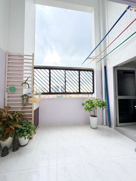 231 Bishan Street 23, 231 Bishan Street 23, 4 Bedrooms, 1,593 sqft, HDB Flat For Sale, by Melina Yap, 500215659 - Balcony - PropertyGuru.com.sg